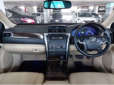 Toyota Camry 2.5 Hybrid ปี 16 AT (รถมือสอง ราคาดี เจ้าของขายเอง รถสวย สภาพดี ไมล์แท้) รูปที่ 4